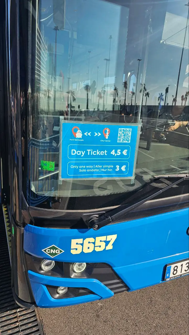 Autobus z portu w Barcelonie – bilet dzienny 4,5 euro
